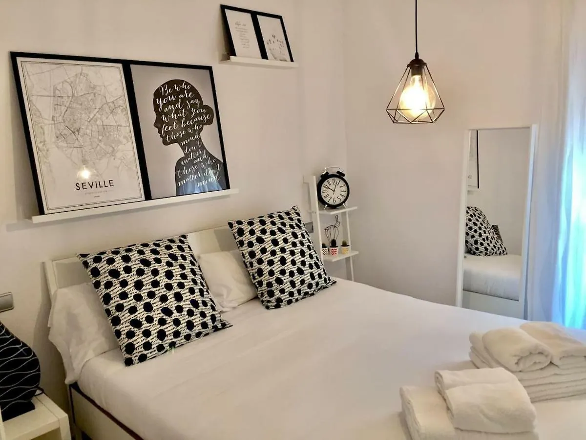 Selecta Apartamento Con Piscina En Calle Juzgado Séville 0*,  Espagne